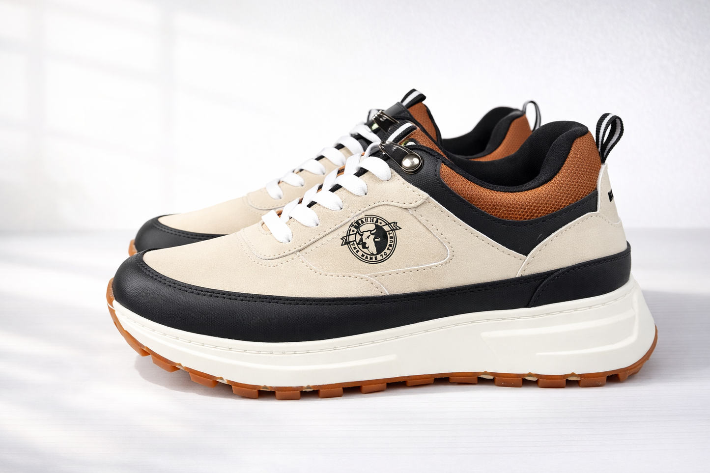 Tenis B. Strike